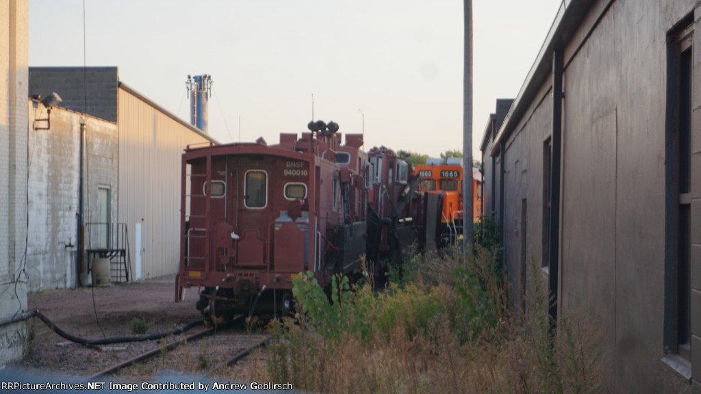 BNSF 940016 behind